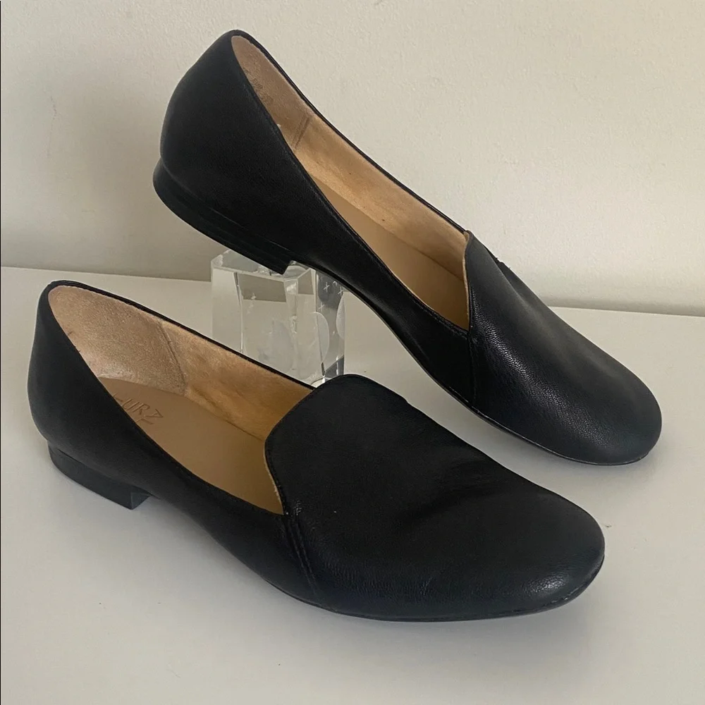 Naturalizer Black Leather Loafers - Picture 13 of 14